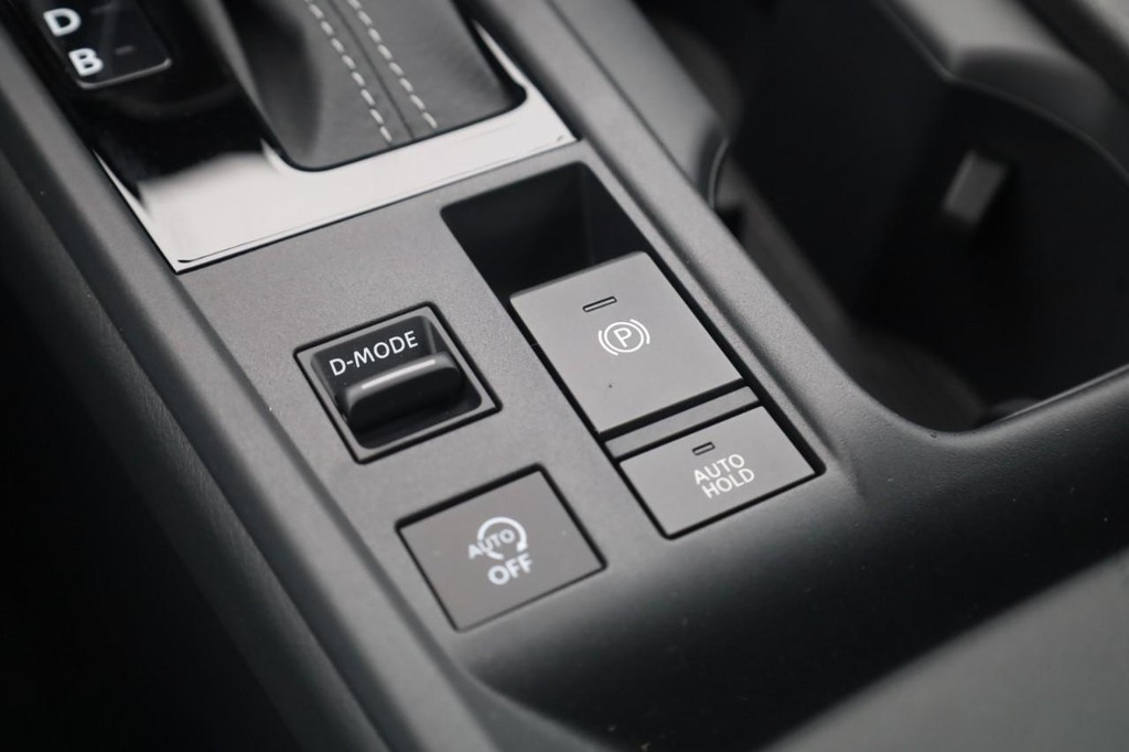 Nissan Sentra Vehicle Image 18