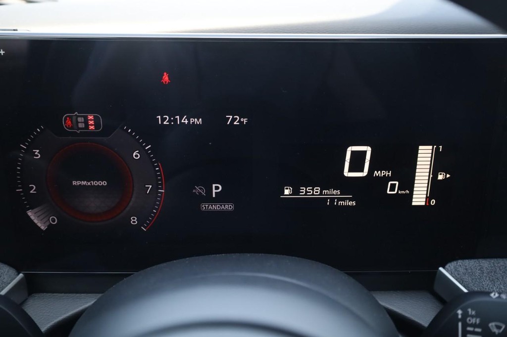 Nissan Kicks Vehicle Full-screen Gallery Image 9