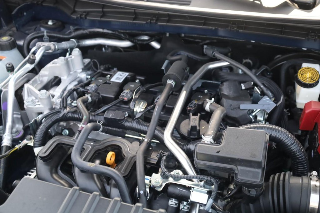 Nissan Kicks Vehicle Full-screen Gallery Image 21