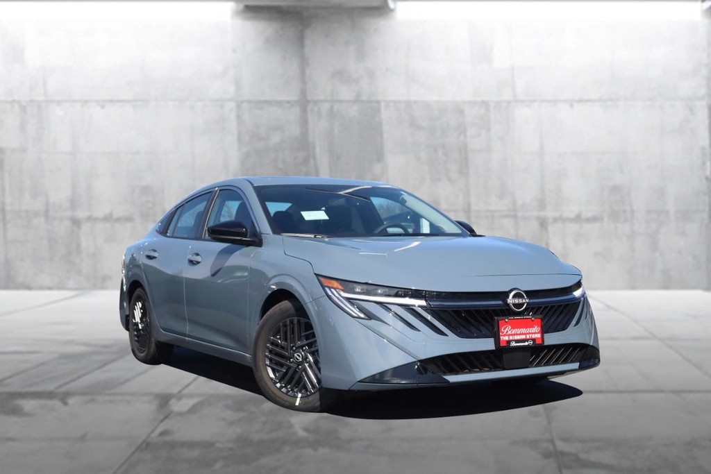 Nissan Sentra Vehicle Image 02