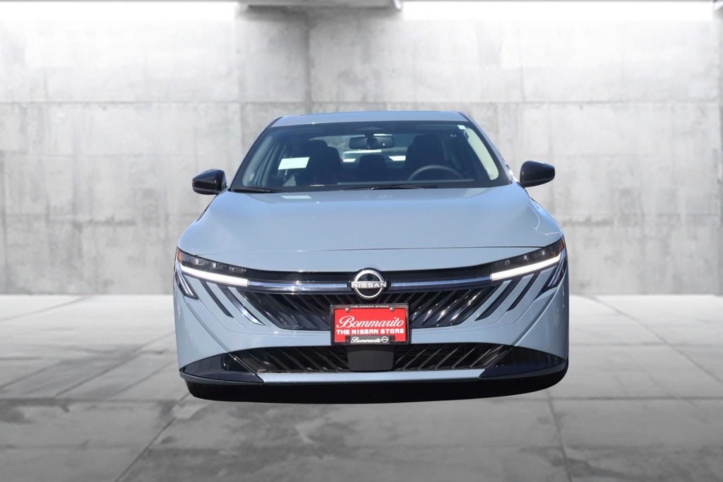 Nissan Sentra Vehicle Image 04