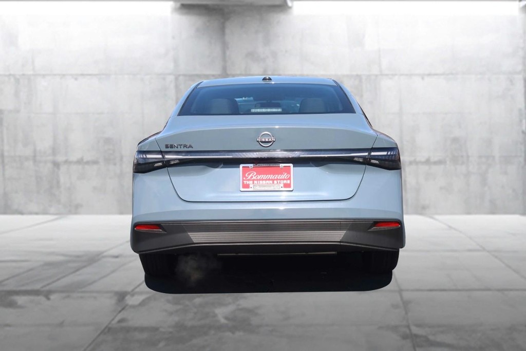 Nissan Sentra Vehicle Image 06