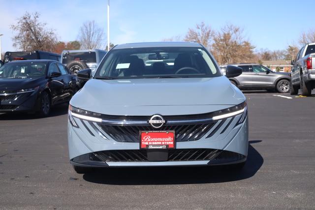 Nissan Sentra Vehicle Full-screen Gallery Image 3