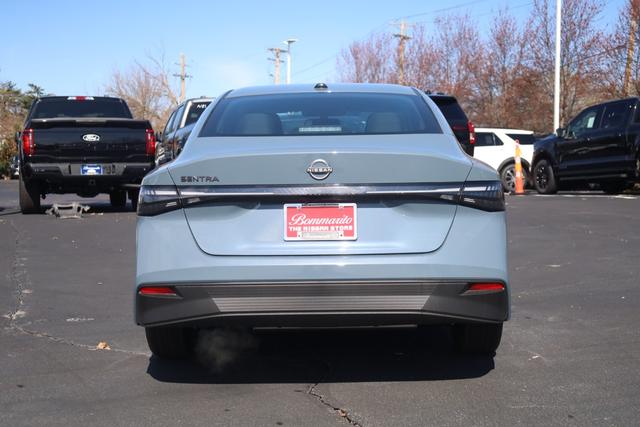 Nissan Sentra Vehicle Full-screen Gallery Image 5