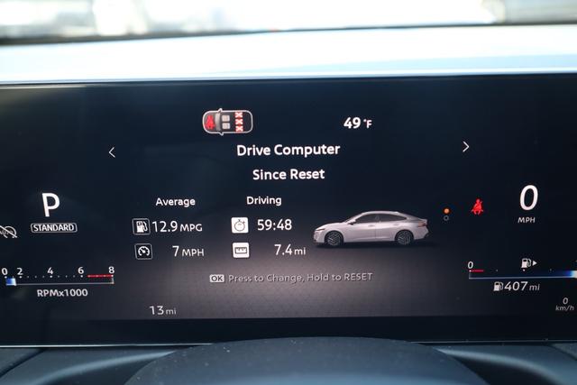 Nissan Sentra Vehicle Full-screen Gallery Image 12