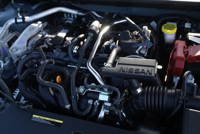 Nissan Sentra Vehicle Full-screen Gallery Image 22