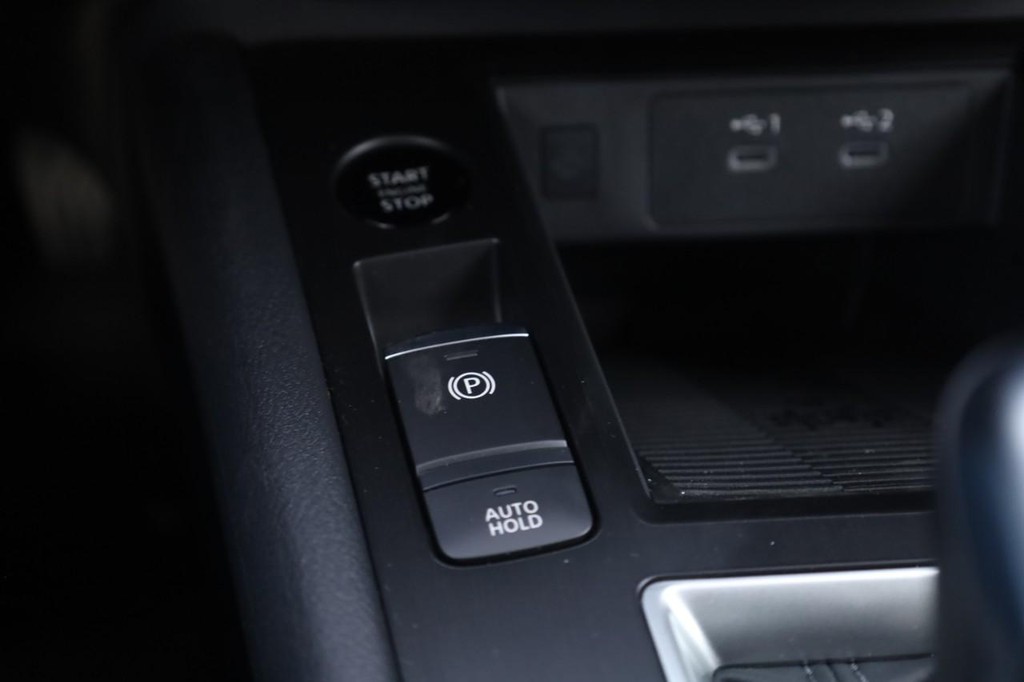 Nissan Kicks Vehicle Full-screen Gallery Image 17