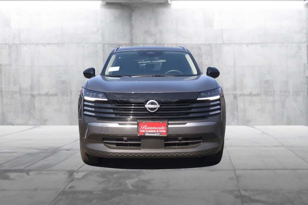 Nissan Kicks Vehicle Full-screen Gallery Image 4