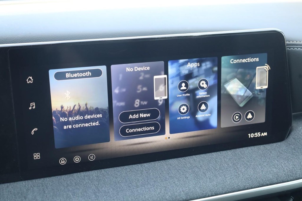 Nissan Kicks Vehicle Full-screen Gallery Image 14