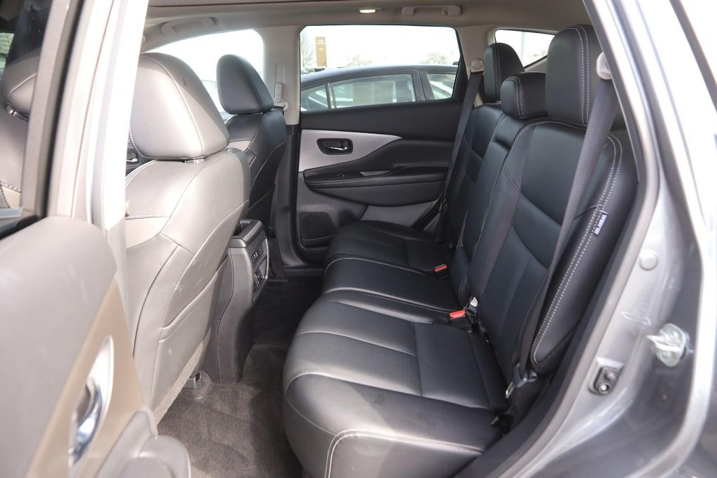 Nissan Murano Vehicle Image 11