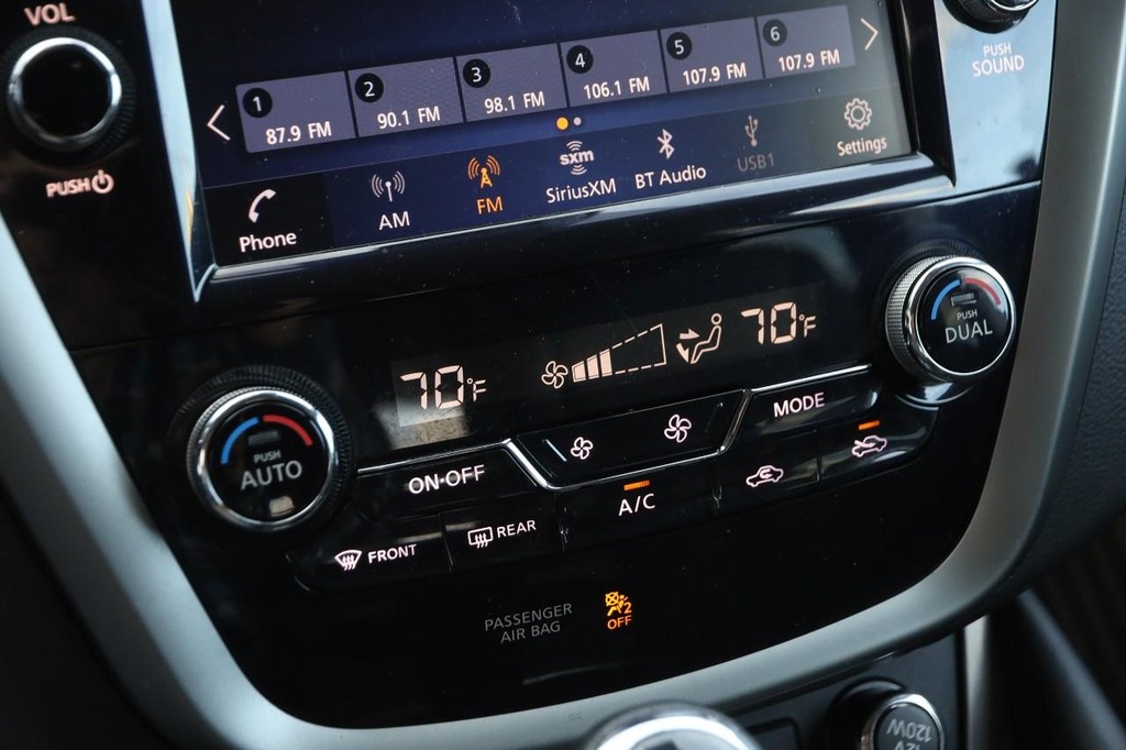 Nissan Murano Vehicle Image 19