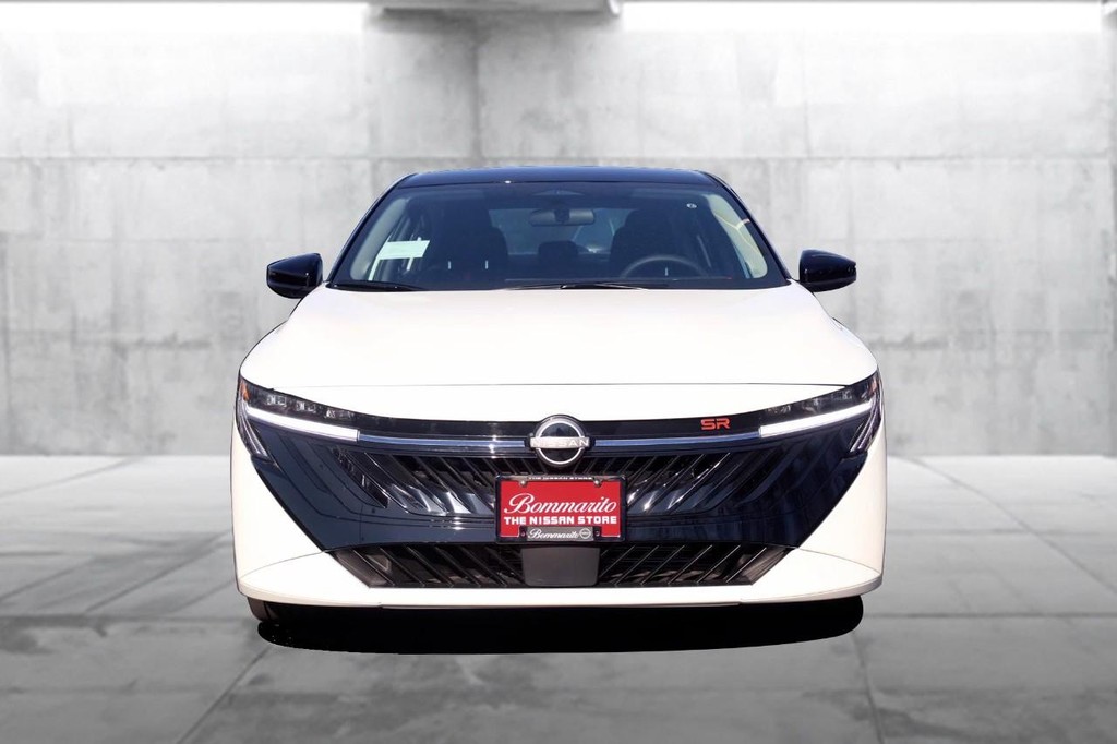 Nissan Sentra Vehicle Image 04