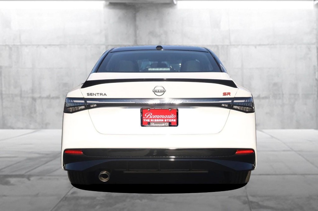 Nissan Sentra Vehicle Image 06