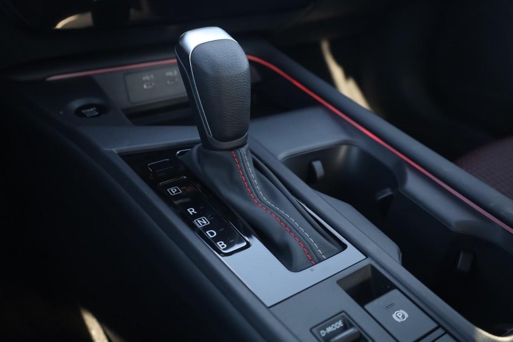 Nissan Sentra Vehicle Image 19