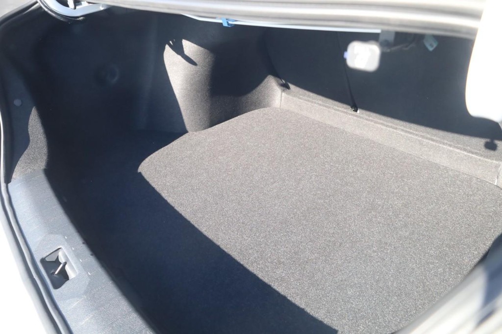 Nissan Sentra Vehicle Image 23