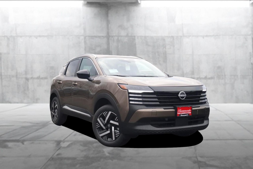 Nissan Kicks Vehicle Full-screen Gallery Image 2