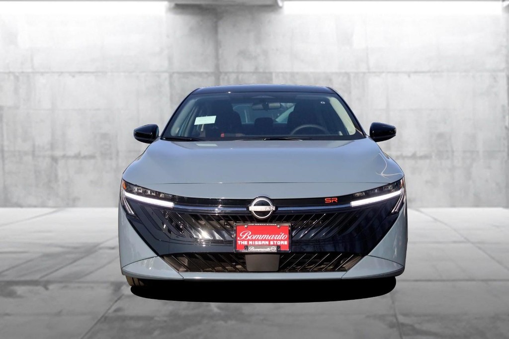 Nissan Sentra Vehicle Image 04