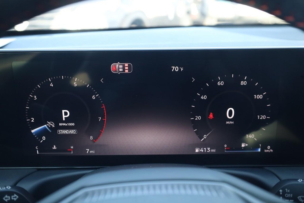 Nissan Sentra Vehicle Image 13