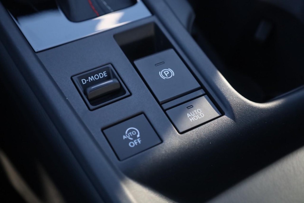 Nissan Sentra Vehicle Image 18