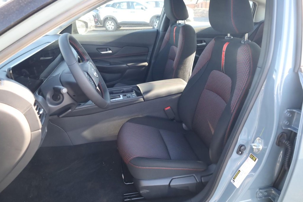 Nissan Sentra Vehicle Image 20