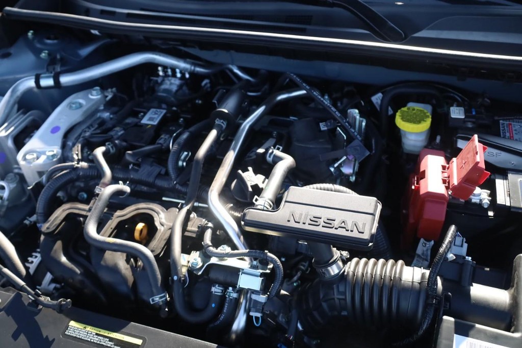 Nissan Sentra Vehicle Image 24