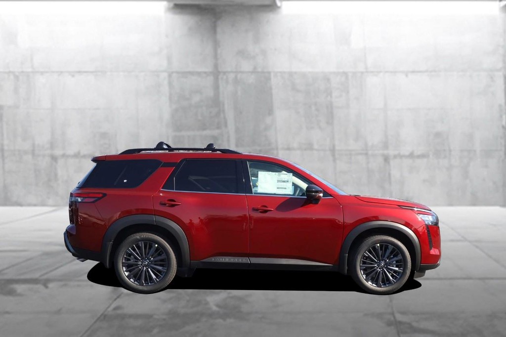 Nissan Pathfinder Vehicle Image 05