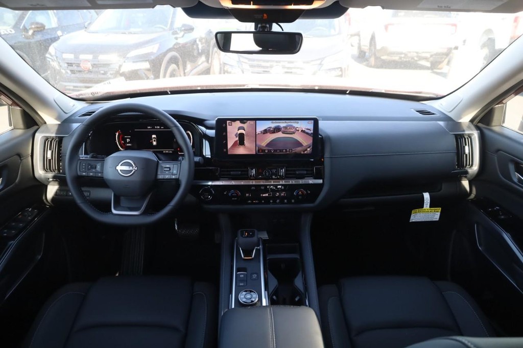 Nissan Pathfinder Vehicle Image 07