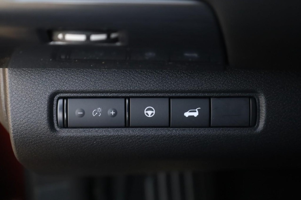 Nissan Pathfinder Vehicle Image 12