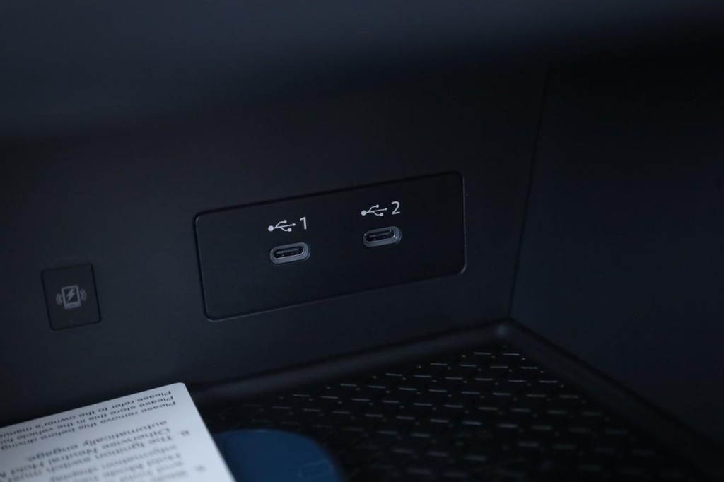 Nissan Pathfinder Vehicle Image 17