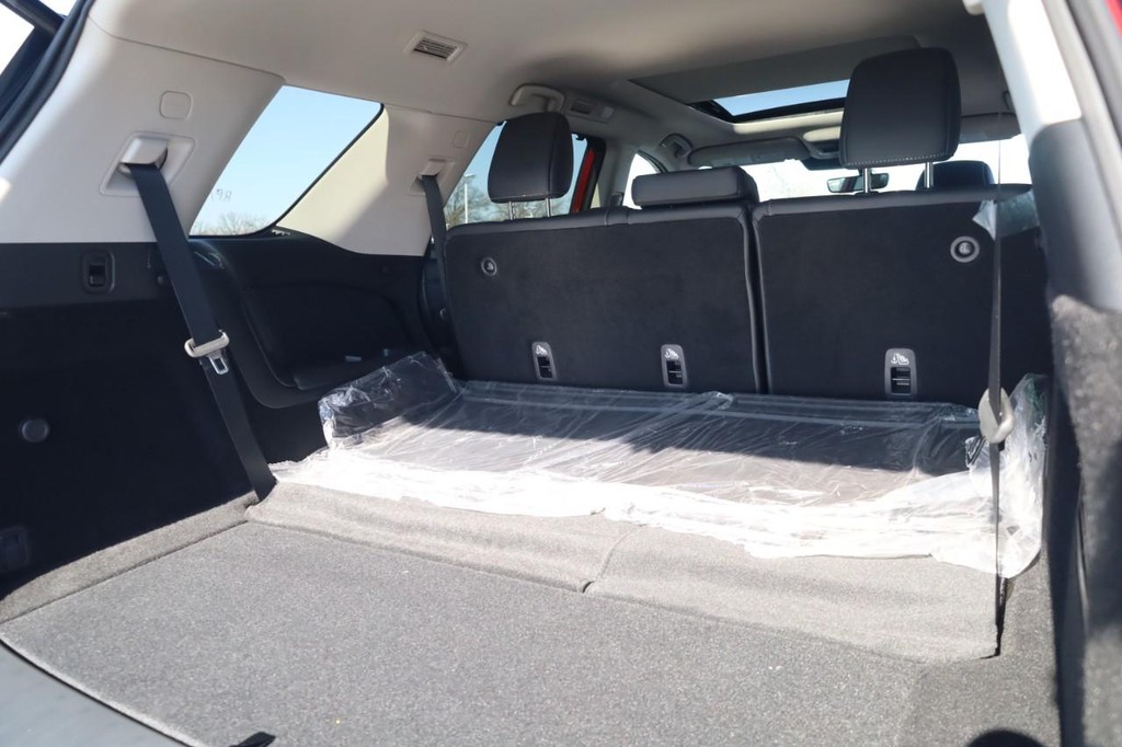 Nissan Pathfinder Vehicle Image 24
