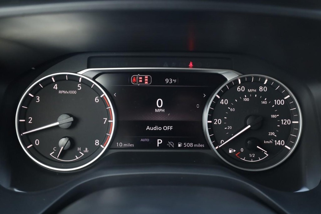Nissan Rogue Vehicle Image 13