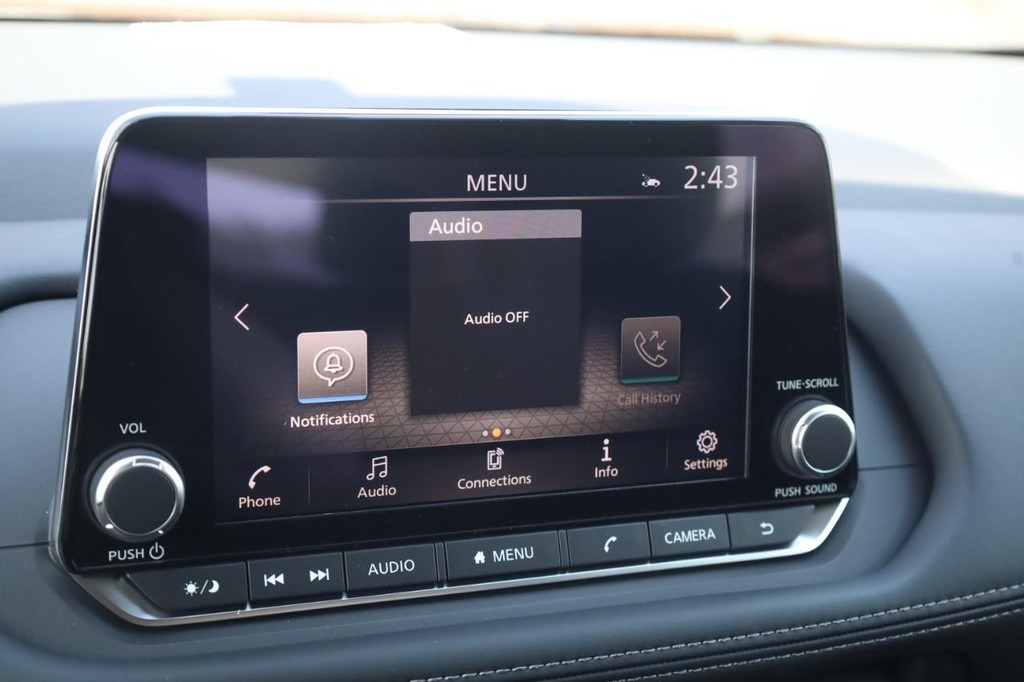 Nissan Rogue Vehicle Image 14