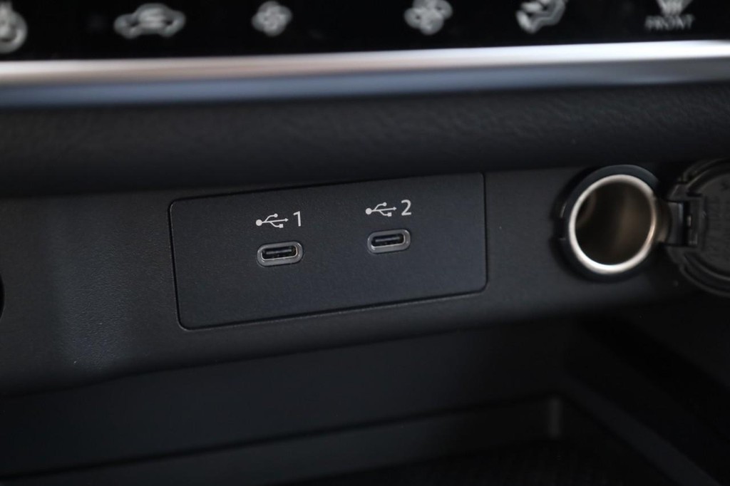 Nissan Rogue Vehicle Image 17
