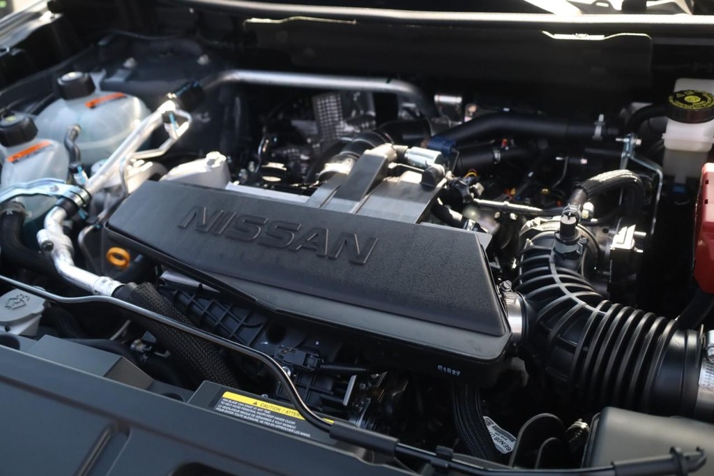 Nissan Rogue Vehicle Image 24