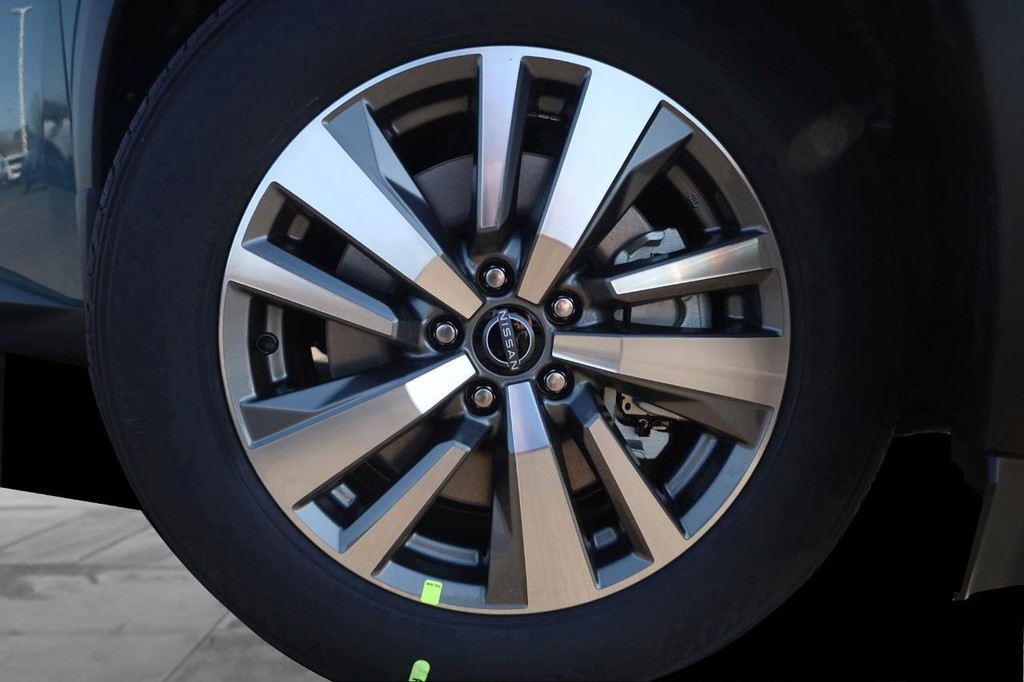 Nissan Pathfinder Vehicle Image 03