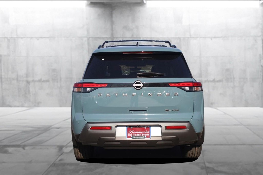 Nissan Pathfinder Vehicle Image 06