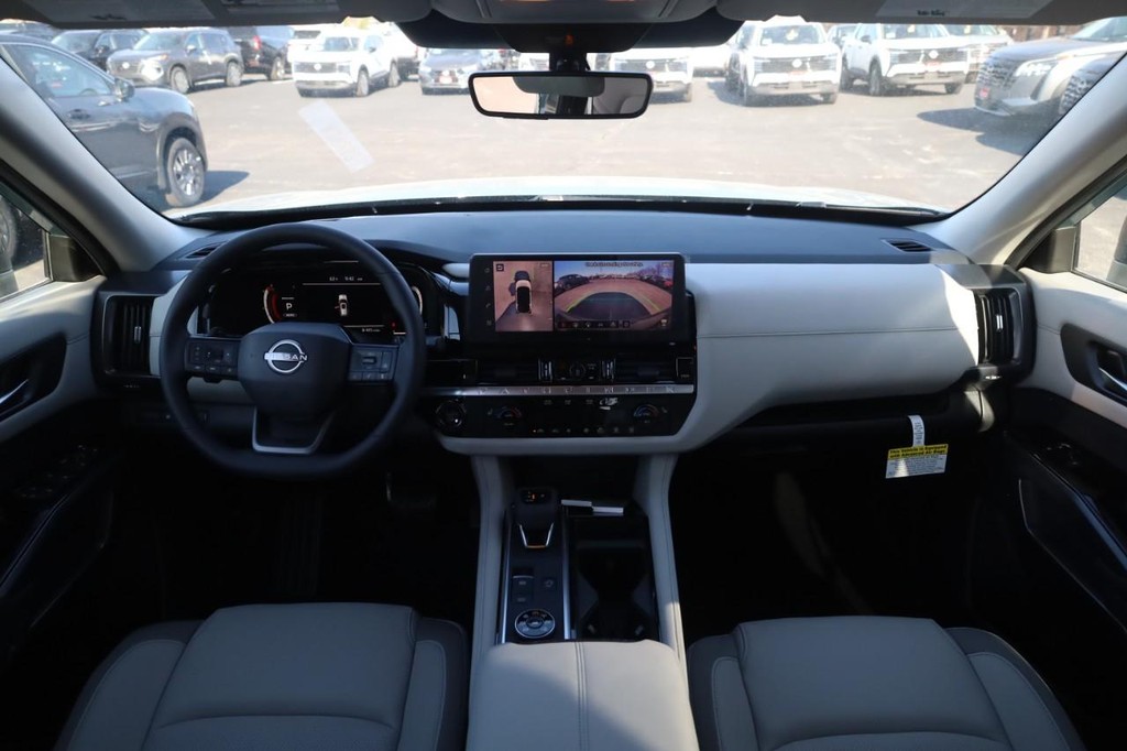 Nissan Pathfinder Vehicle Image 07