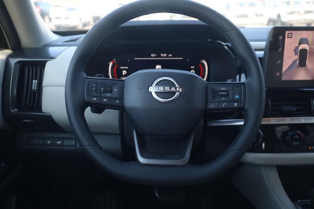 Nissan Pathfinder Vehicle Image 08