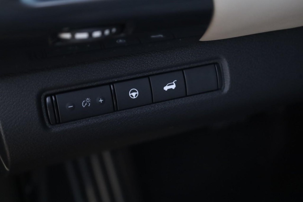 Nissan Pathfinder Vehicle Image 12