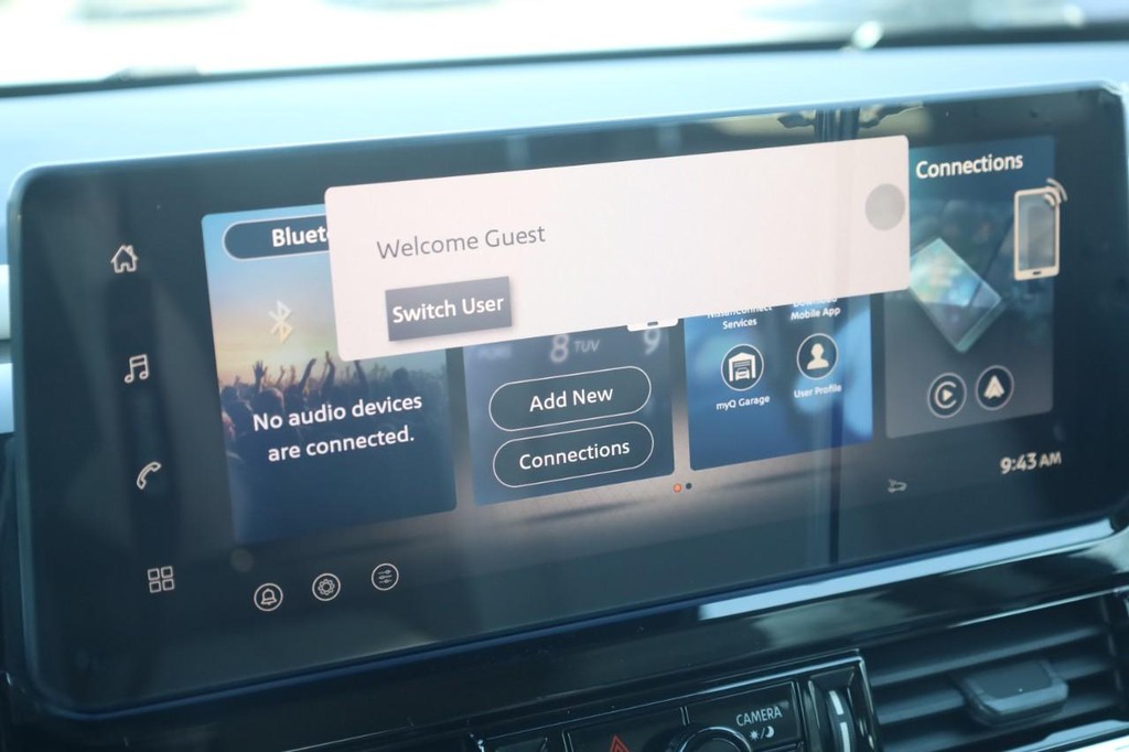 Nissan Pathfinder Vehicle Image 14