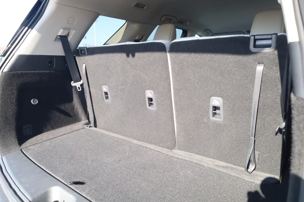 Nissan Pathfinder Vehicle Image 24