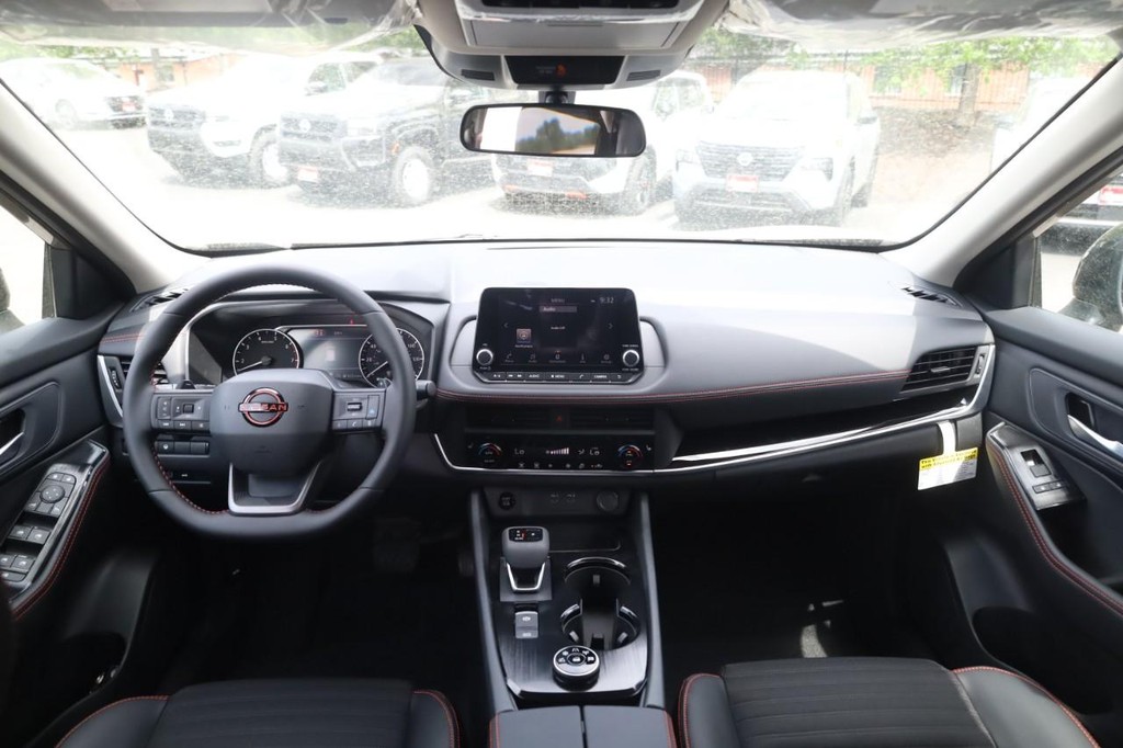 Nissan Rogue Vehicle Image 07