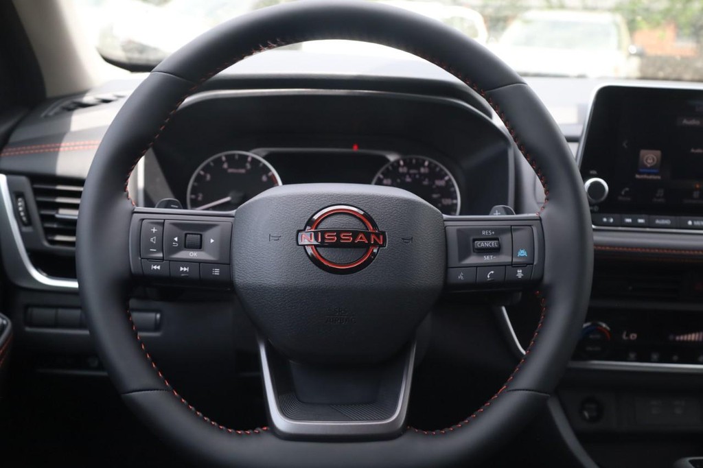 Nissan Rogue Vehicle Image 08