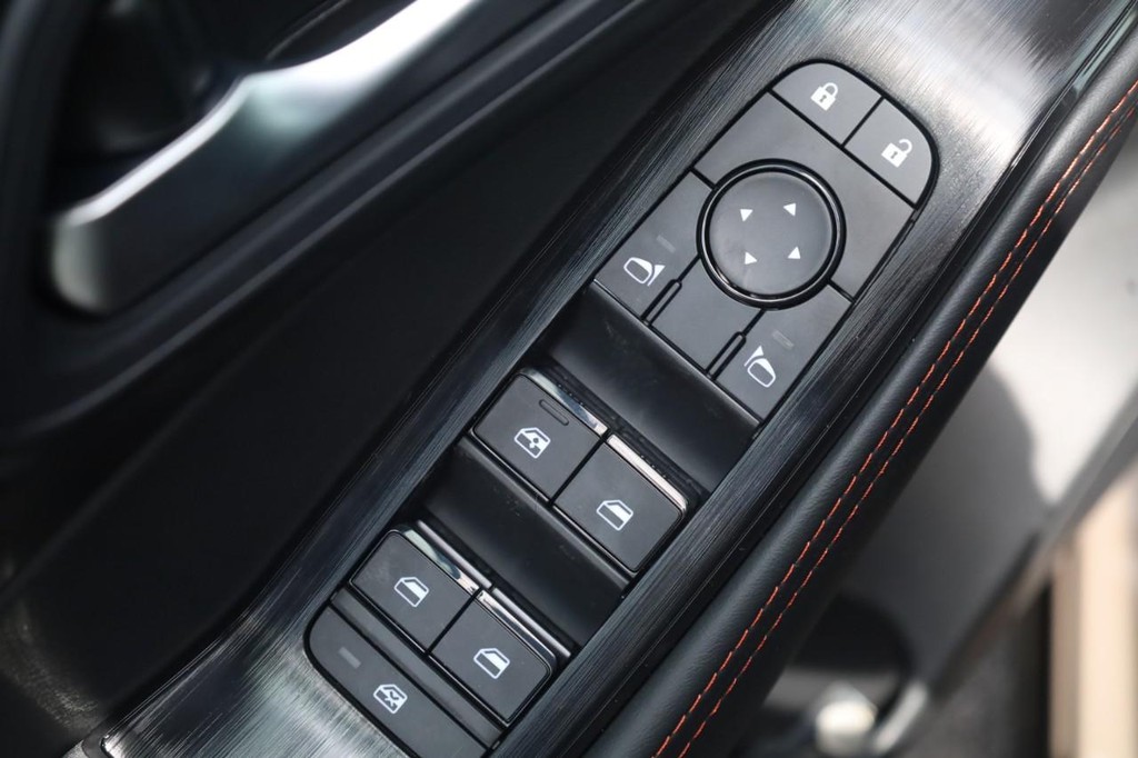 Nissan Rogue Vehicle Image 11