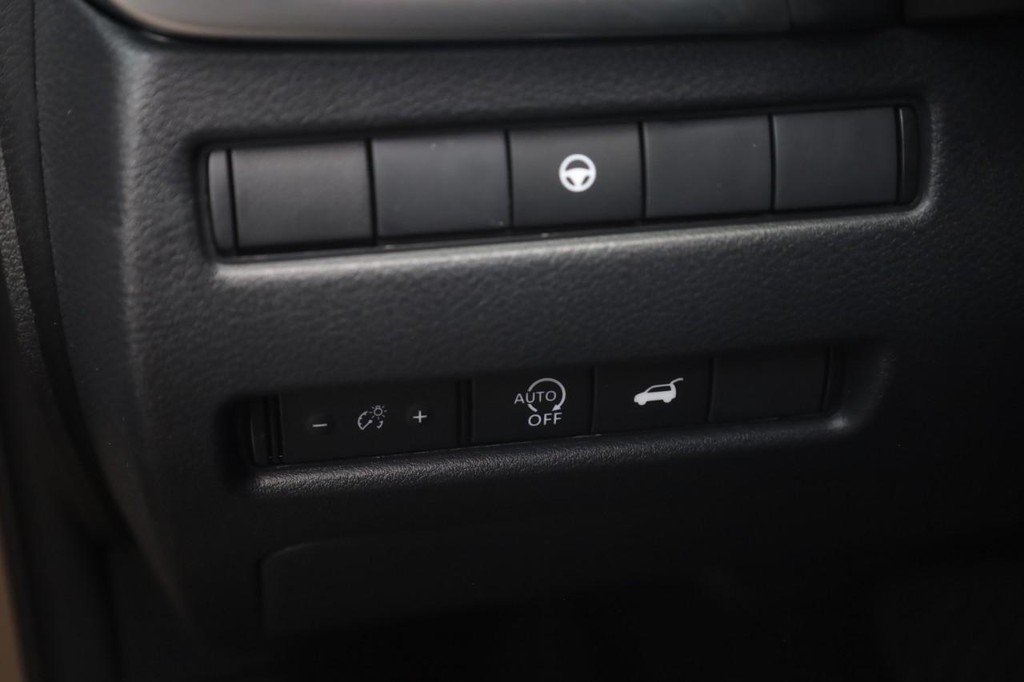Nissan Rogue Vehicle Image 12