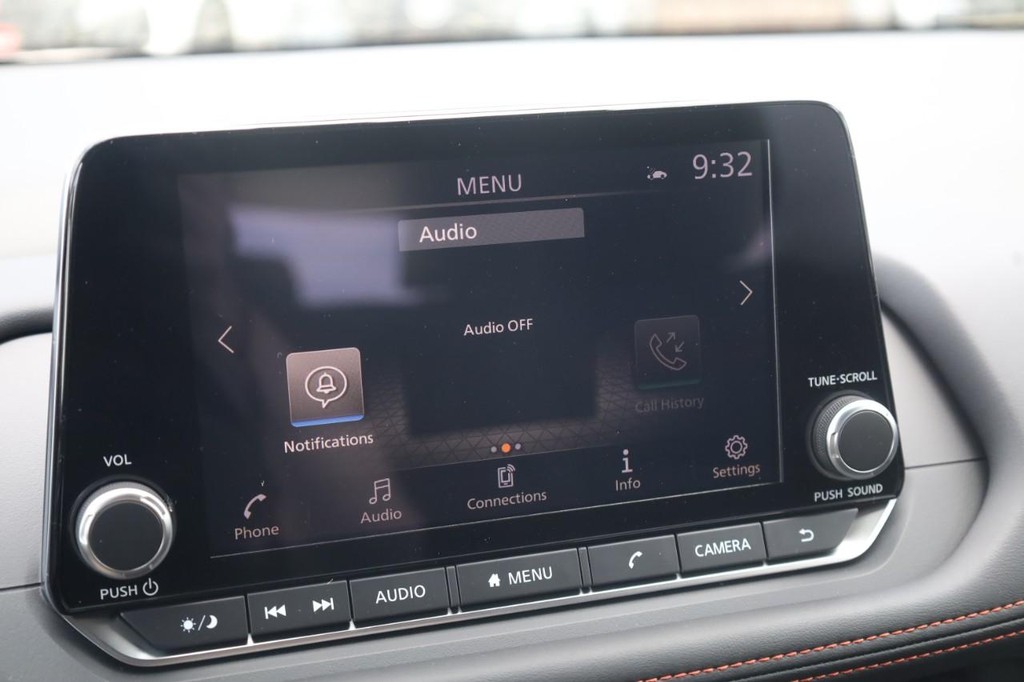 Nissan Rogue Vehicle Image 14