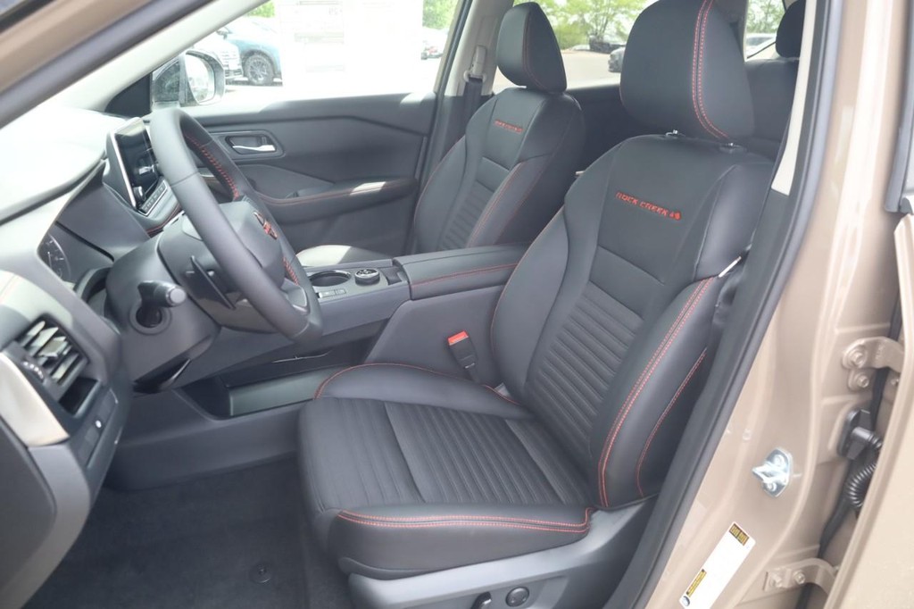 Nissan Rogue Vehicle Image 20