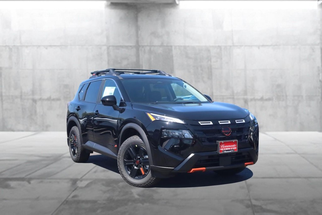 Nissan Rogue Vehicle Image 02