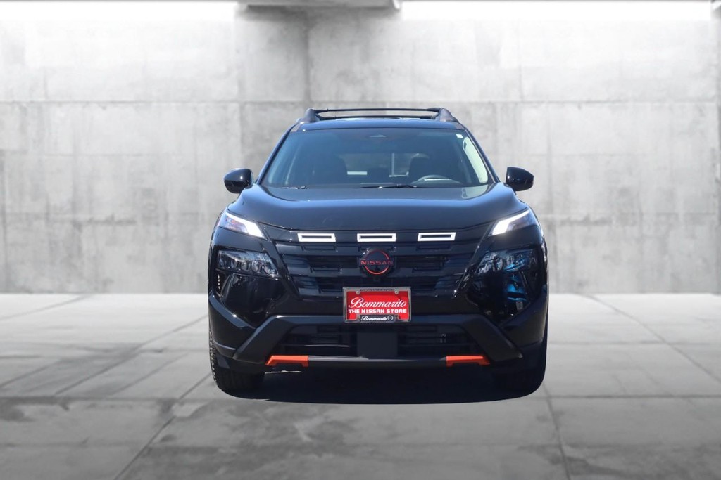 Nissan Rogue Vehicle Image 04