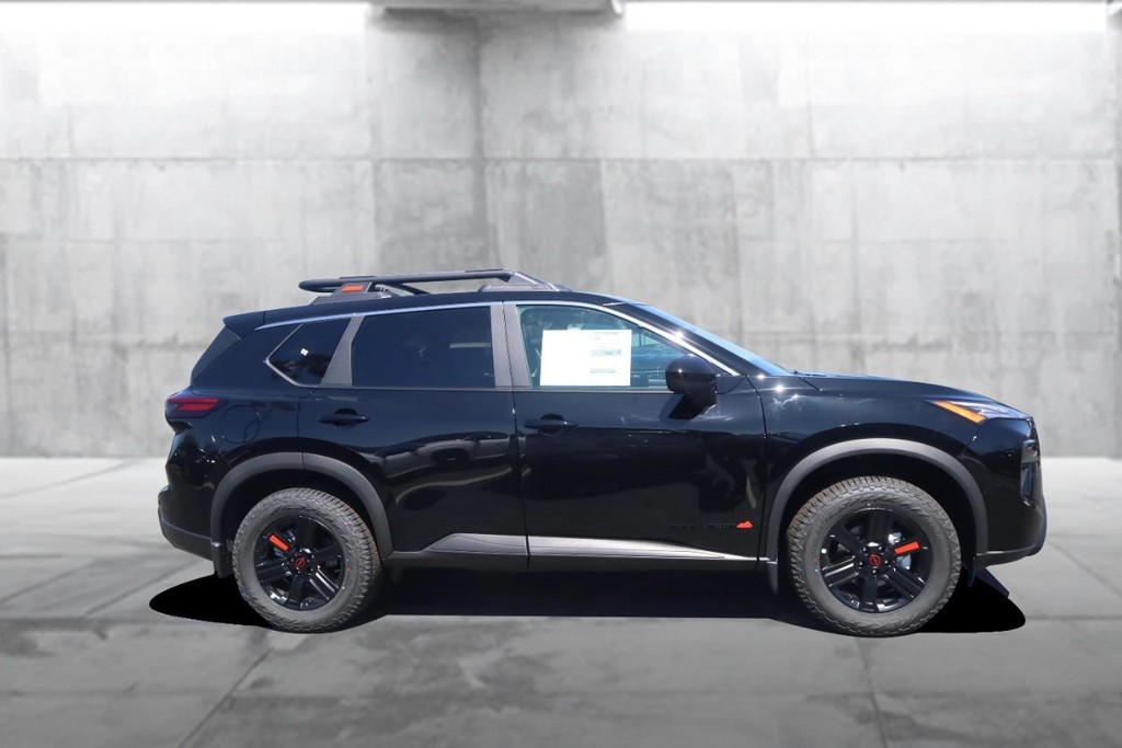 Nissan Rogue Vehicle Image 05